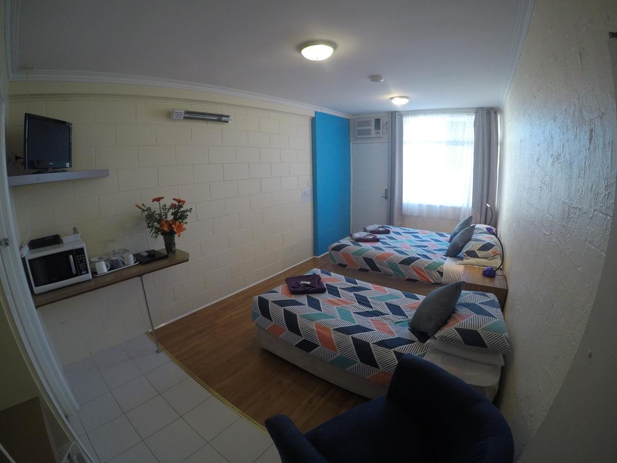 ווארנאמבול Turn-In Motel מראה חיצוני תמונה