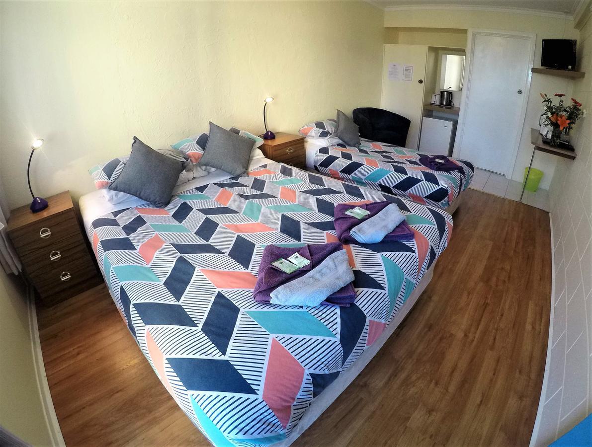ווארנאמבול Turn-In Motel מראה חיצוני תמונה