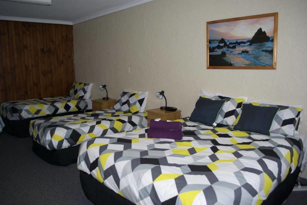 ווארנאמבול Turn-In Motel מראה חיצוני תמונה